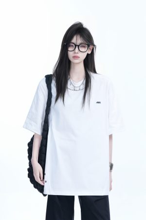 American Retro Oversized White Short Sleeve T-Shirt for Women - Summer Casual Loose Fit with Sit and Eat Until the Mountains Are Empty Design