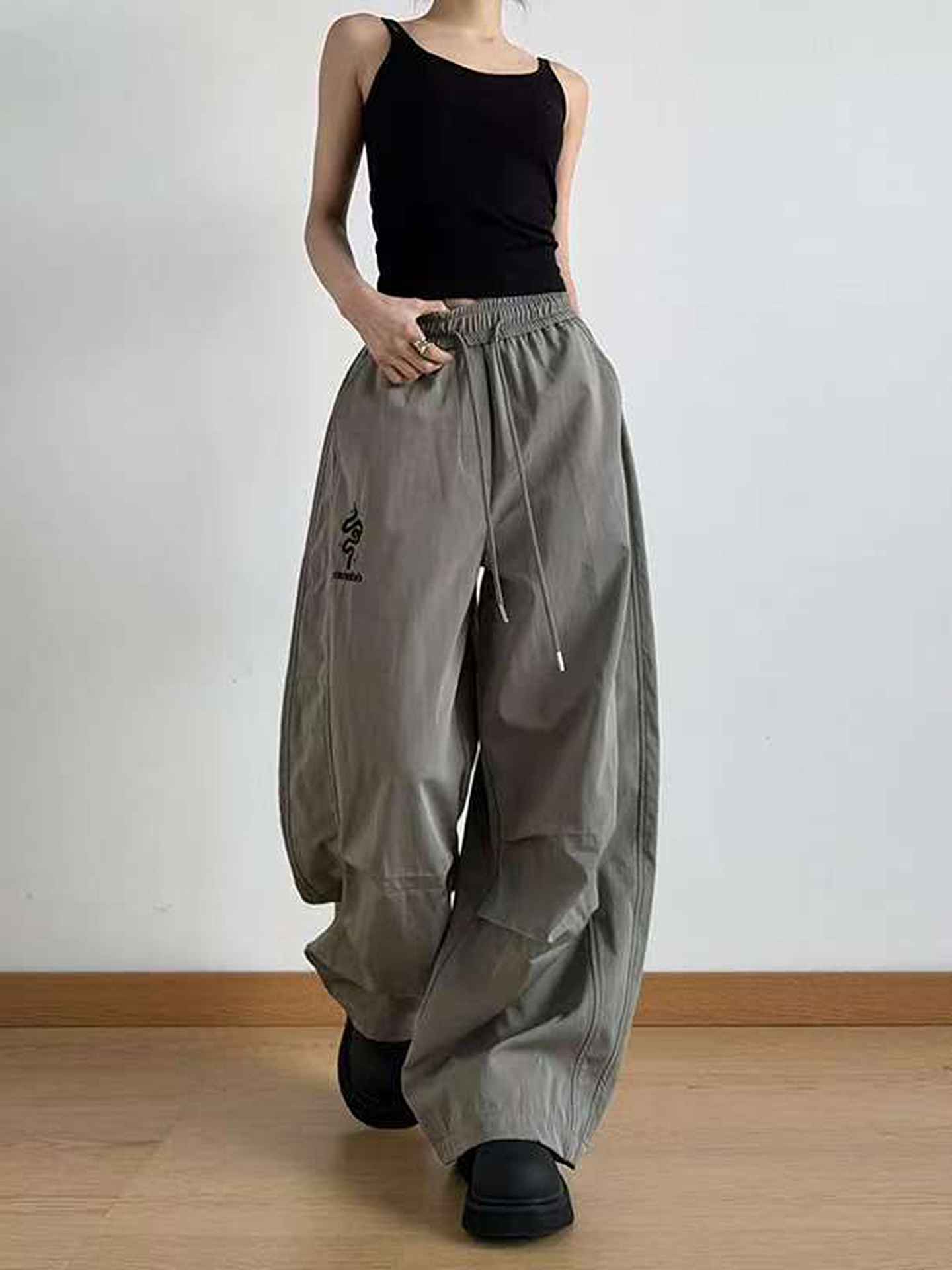 American Retro Parachute Cargo Pants for Women - Loose Wide-Leg Casual Jazz Dance Sports Pants, Y2K Inspired Fashion American Retro Parachute Cargo Pants for Women - Loose Wide-Leg Casual Jazz Dance Sports Pants, Y2K Inspired Fashion