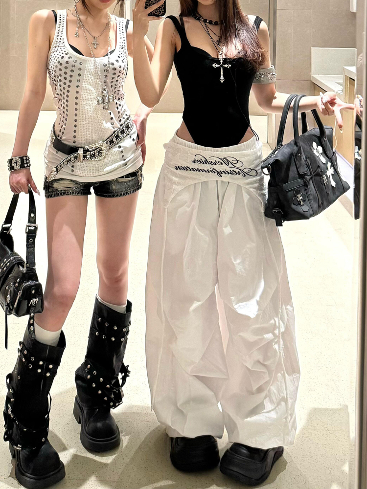 American Retro Pleated Wide-Leg Cargo Pants for Men and Women - Trendy High Street Casual Sportswear American Retro Pleated Wide-Leg Cargo Pants for Men and Women - Trendy High Street Casual Sportswear