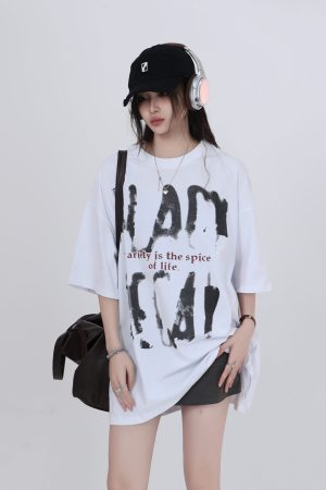 American Retro Short-Sleeve T-Shirt for Women, Summer Loose Fit, Niche Couple Graphic Tee, Vintage-Inspired Mountain Design