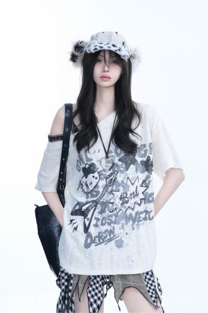 American Retro Sit and Eat Graffiti Off-Shoulder Short Sleeve T-Shirt for Women, Loose Fit, INS Style, Y2K Aesthetic