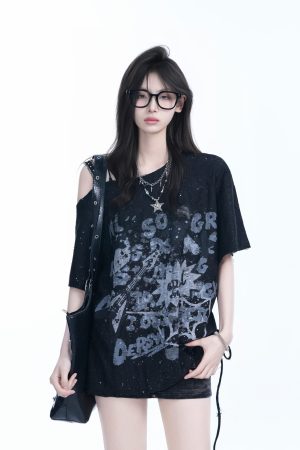 American Retro Sit and Eat Graffiti Off-Shoulder Short Sleeve T-Shirt for Women, Loose Fit, INS Style, Y2K Aesthetic