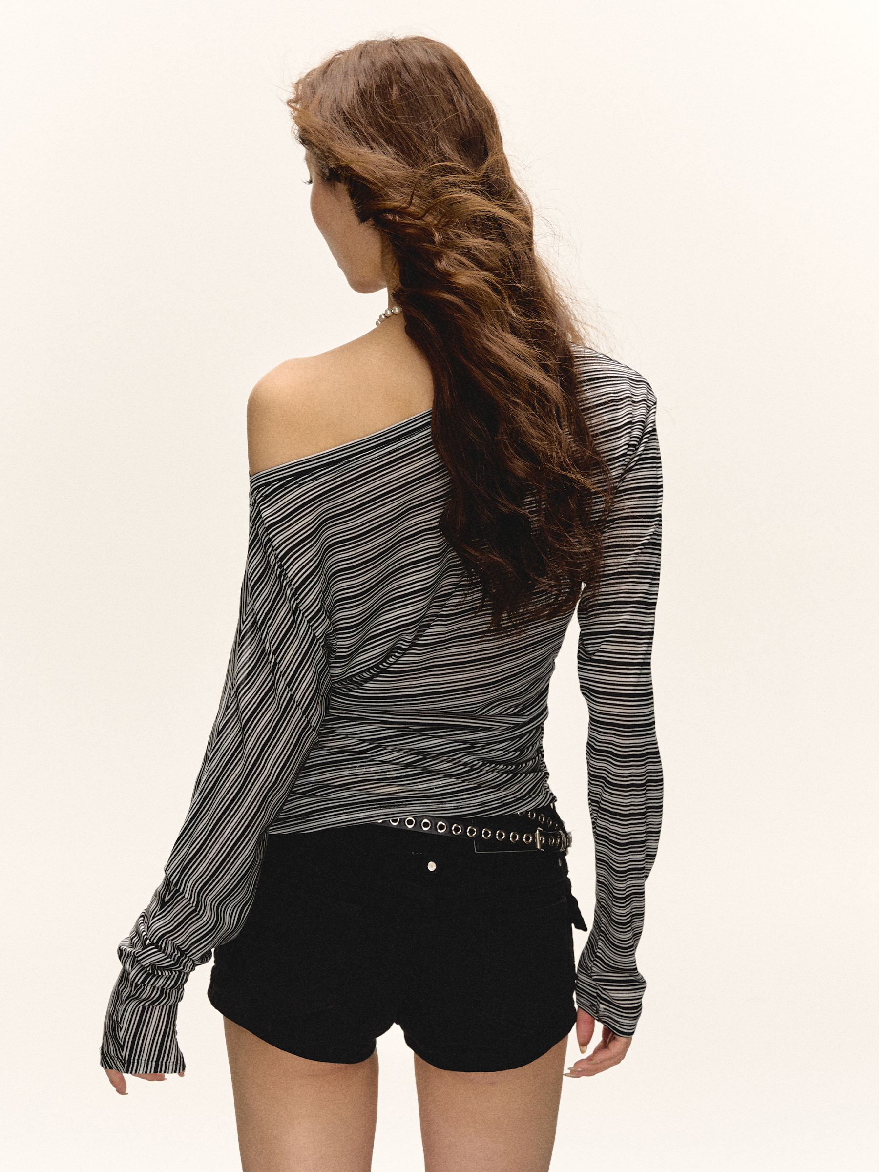 American Retro Striped Off-Shoulder T-Shirt for Women - Lightweight Pleated Slim Fit Top, Spring/Summer 90s Trend American Retro Striped Off-Shoulder T-Shirt for Women - Lightweight Pleated Slim Fit Top, Spring/Summer 90s Trend