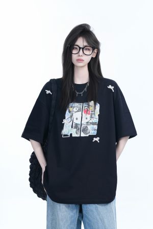 American Retro Style Black Short-Sleeve T-Shirt for Women with Kitty Cat Graffiti, Loose Round Neck, Y2K Vibe, Casual Fashion Top