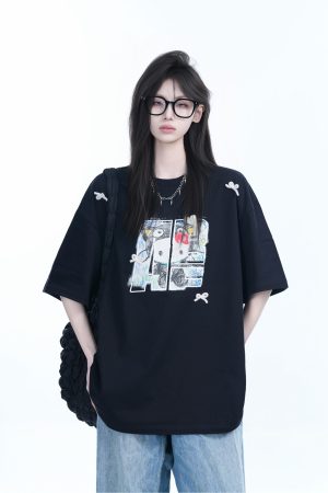 American Retro Style Black Short-Sleeve T-Shirt for Women with Kitty Cat Graffiti, Loose Round Neck, Y2K Vibe, Casual Fashion Top