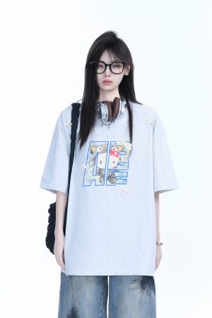 American Retro Style Black Short-Sleeve T-Shirt for Women with Kitty Cat Graffiti, Loose Round Neck, Y2K Vibe, Casual Fashion Top