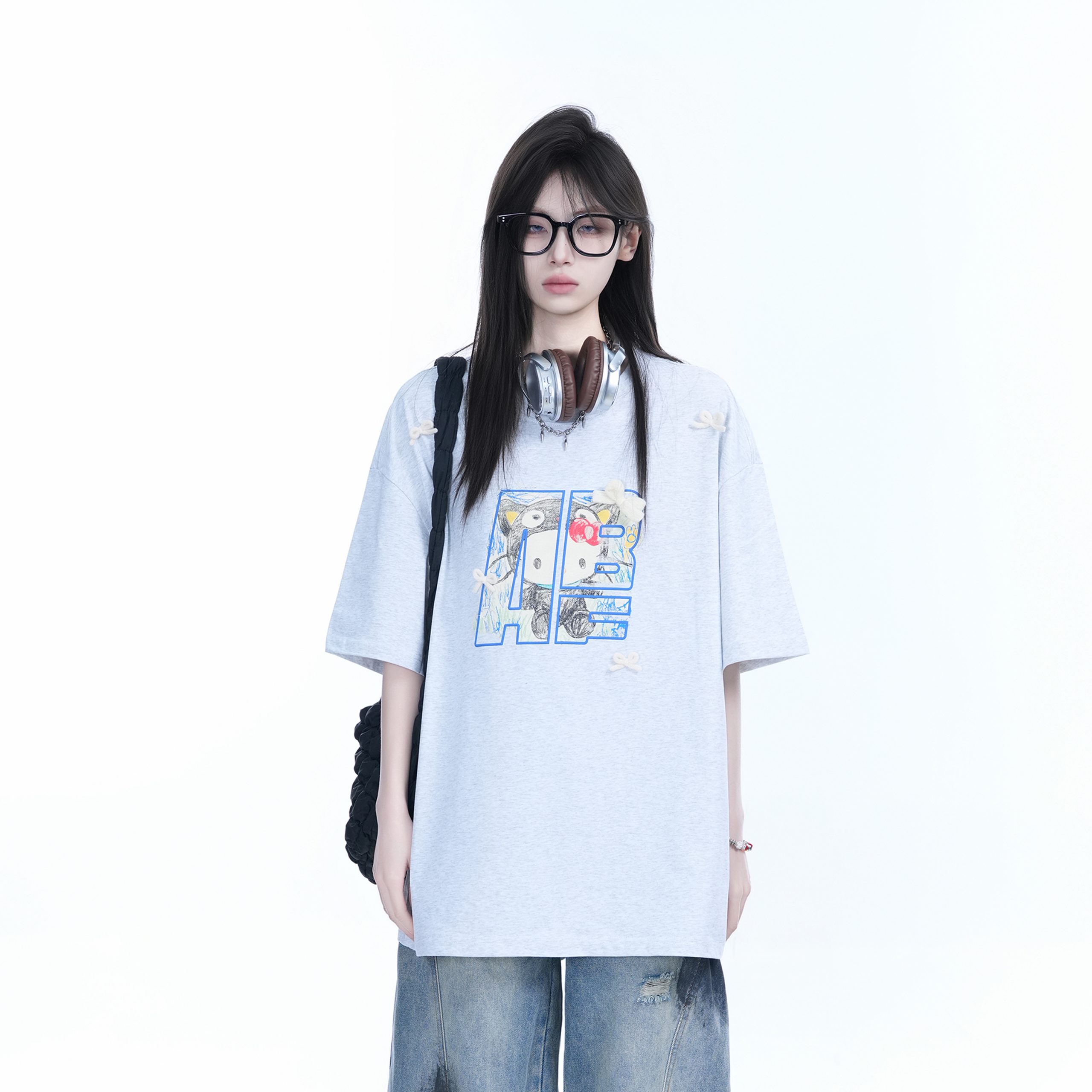 American Retro Style Black Short-Sleeve T-Shirt for Women with Kitty Cat Graffiti, Loose Round Neck, Y2K Vibe, Casual Fashion Top American Retro Style Black Short-Sleeve T-Shirt for Women with Kitty Cat Graffiti, Loose Round Neck, Y2K Vibe, Casual Fashion Top