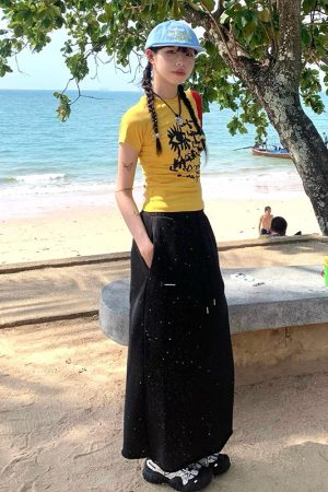 American Style Slim-Fit Short T-Shirt for Women - Summer Graffiti Print, Stretchy, Flattering Shoulder Top