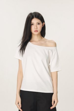 American Style Slouchy Loose Short Sleeve T-shirt for Women - Summer Off-Shoulder Casual Top, Beer Team Captain Design