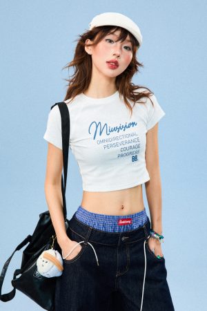 American Vintage Yellow Crop Top for Women, Short Sleeve Slim Fit T-Shirt, Summer Style, Retro 90s Vibe