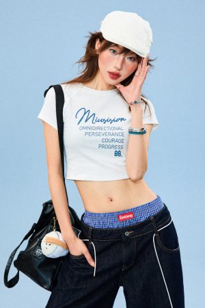 American Vintage Yellow Crop Top for Women, Short Sleeve Slim Fit T-Shirt, Summer Style, Retro 90s Vibe
