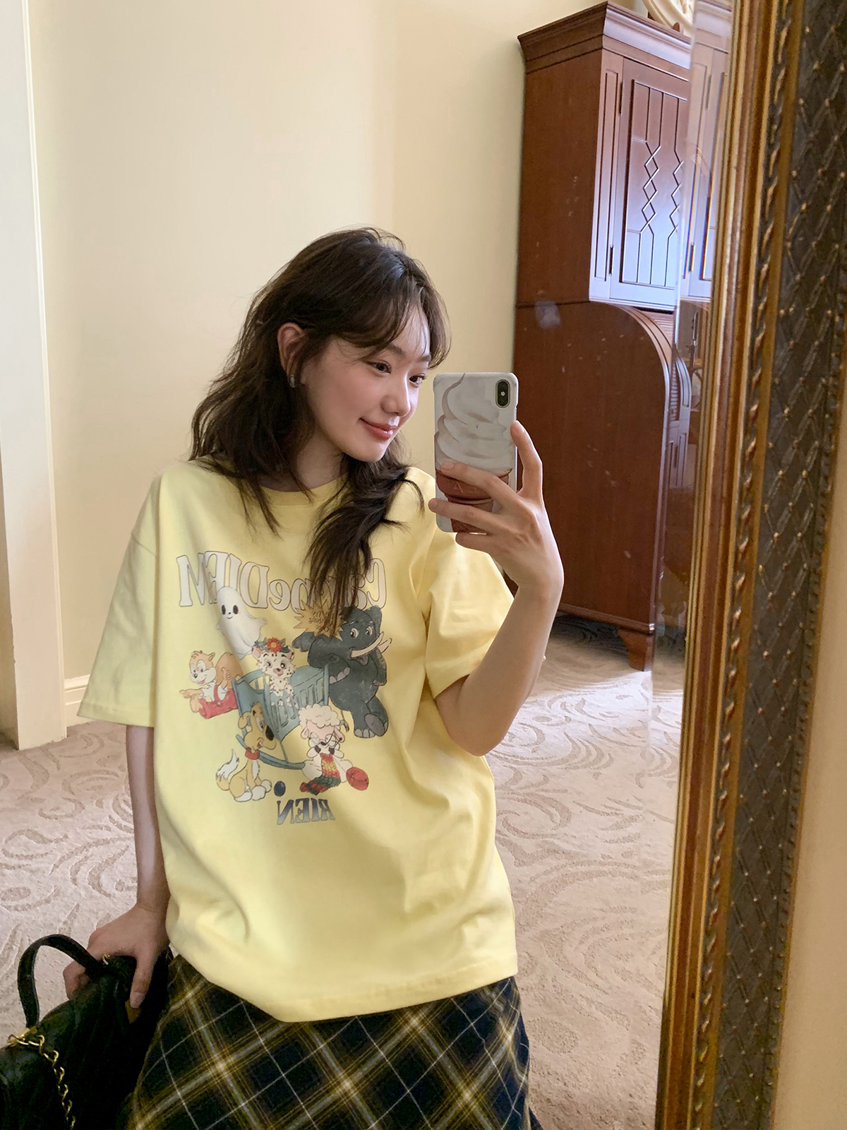 Animal Party Printed Short Sleeve T-shirt for Women, Spring 2025 Loose Fit, Casual Tee, Fun Graphic Top, Y2K Style Fashion. Animal Party Printed Short Sleeve T-shirt for Women, Spring 2025 Loose Fit, Casual Tee, Fun Graphic Top, Y2K Style Fashion.