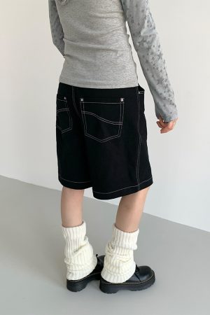 Anime-Style Black Loose Straight Low-Waist Five-Point Shorts for Casual Streetwear, Y2K Aesthetic