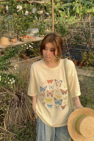 Apricot Yellow Butterfly Print Short Sleeve T-Shirt for Women - Vintage Style Summer Loose Round Neck Top