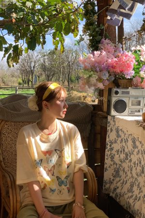 Apricot Yellow Butterfly Print Short Sleeve T-Shirt for Women - Vintage Style Summer Loose Round Neck Top