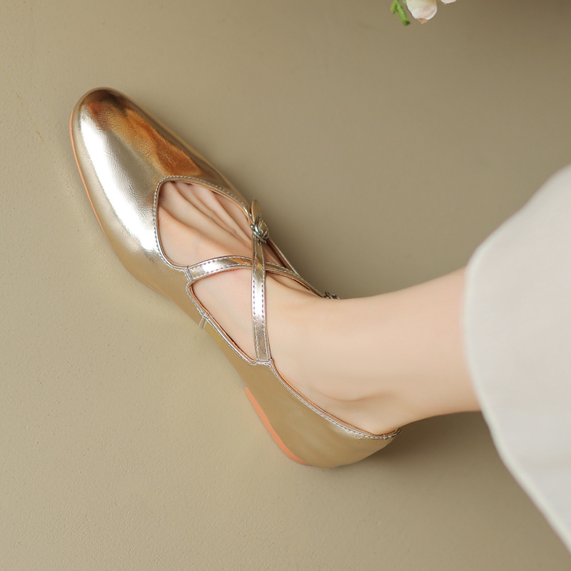 Artistic Cross-Buckle Sheepskin Leather Platform Shoes for Women - Comfortable Non-Slip Autumn Footwear Artistic Cross-Buckle Sheepskin Leather Platform Shoes for Women - Comfortable Non-Slip Autumn Footwear