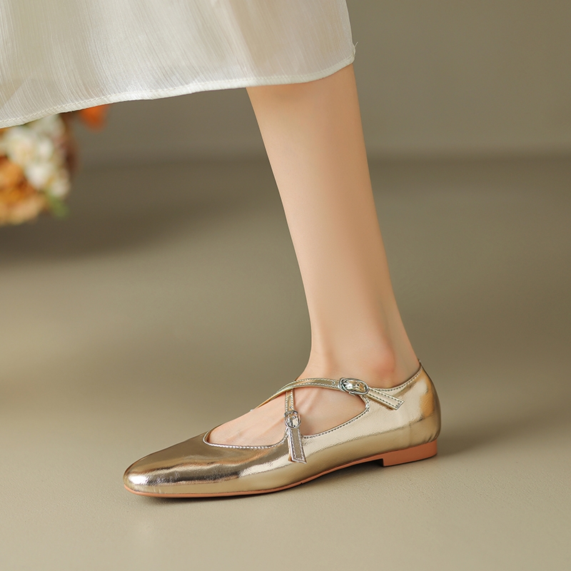 Artistic Cross-Buckle Sheepskin Leather Platform Shoes for Women - Comfortable Non-Slip Autumn Footwear Artistic Cross-Buckle Sheepskin Leather Platform Shoes for Women - Comfortable Non-Slip Autumn Footwear