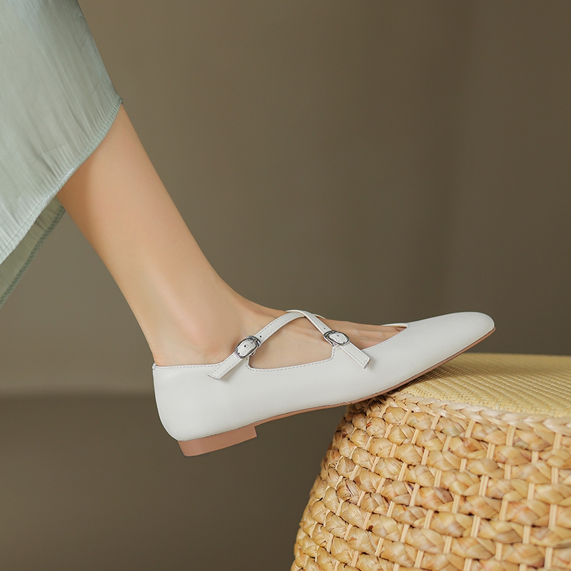 Artistic Cross-Buckle Sheepskin Leather Platform Shoes for Women - Comfortable Non-Slip Autumn Footwear Artistic Cross-Buckle Sheepskin Leather Platform Shoes for Women - Comfortable Non-Slip Autumn Footwear