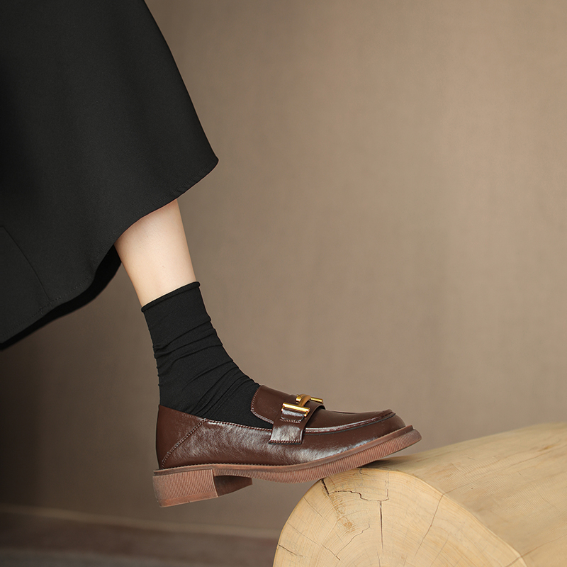 Artistic Retro British Style Chunky Heel Loafers with Gold Buckle - Women's Thick-Soled Leather Flats - Trendy Y2K Fashion Artistic Retro British Style Chunky Heel Loafers with Gold Buckle - Women's Thick-Soled Leather Flats - Trendy Y2K Fashion