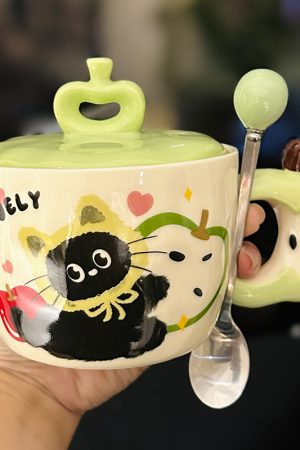 Beautiful Ceramic Apple Mug with Lid and Spoon - Perfect Gift for Girls, Ideal for Birthdays and New Year Celebrations