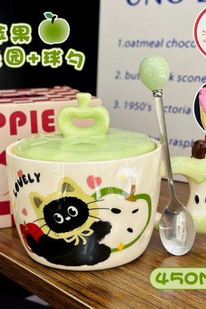 Beautiful Ceramic Apple Mug with Lid and Spoon - Perfect Gift for Girls, Ideal for Birthdays and New Year Celebrations