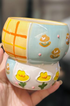 Beautiful Large-Caliber Ceramic Hand-Held Cup for Girls - Underglaze Breakfast Oatmeal Mug, Perfect for Stylish Mornings