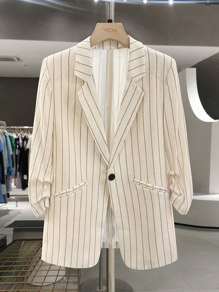 Beige Striped Three-Quarter Sleeve Blazer for Women - 2025 Summer Korean Style Commuter Fashion with High-End Feel Beige Striped Three-Quarter Sleeve Blazer for Women - 2025 Summer Korean Style Commuter Fashion with High-End Feel