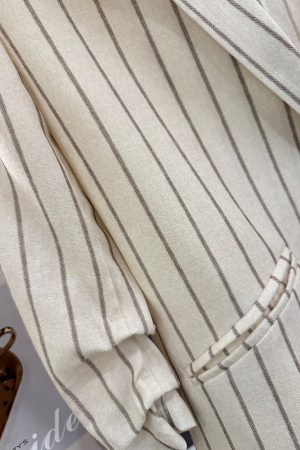 Beige Striped Three-Quarter Sleeve Blazer for Women - 2025 Summer Korean Style Commuter Fashion with High-End Feel