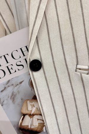 Beige Striped Three-Quarter Sleeve Blazer for Women - 2025 Summer Korean Style Commuter Fashion with High-End Feel