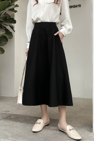 Black A-line Midi Skirt for Women - Slimming Spring/Summer Style with Diagonal Texture, Pockets, and 3D Tailoring