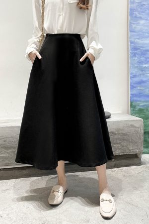 Black A-line Midi Skirt for Women - Slimming Spring/Summer Style with Diagonal Texture, Pockets, and 3D Tailoring