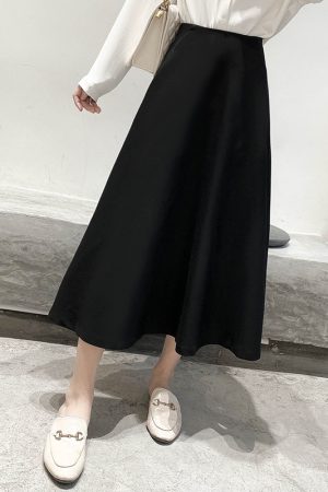 Black A-line Midi Skirt for Women - Slimming Spring/Summer Style with Diagonal Texture, Pockets, and 3D Tailoring