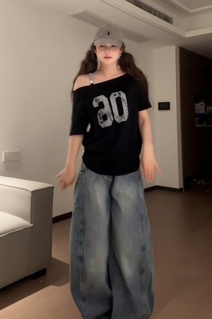 Black Asymmetrical Shoulder Short Sleeve Off-Shoulder T-Shirt with Digital Print – Trendy Women's Casual Summer Top in American Style