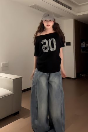 Black Asymmetrical Shoulder Short Sleeve Off-Shoulder T-Shirt with Digital Print – Trendy Women's Casual Summer Top in American Style