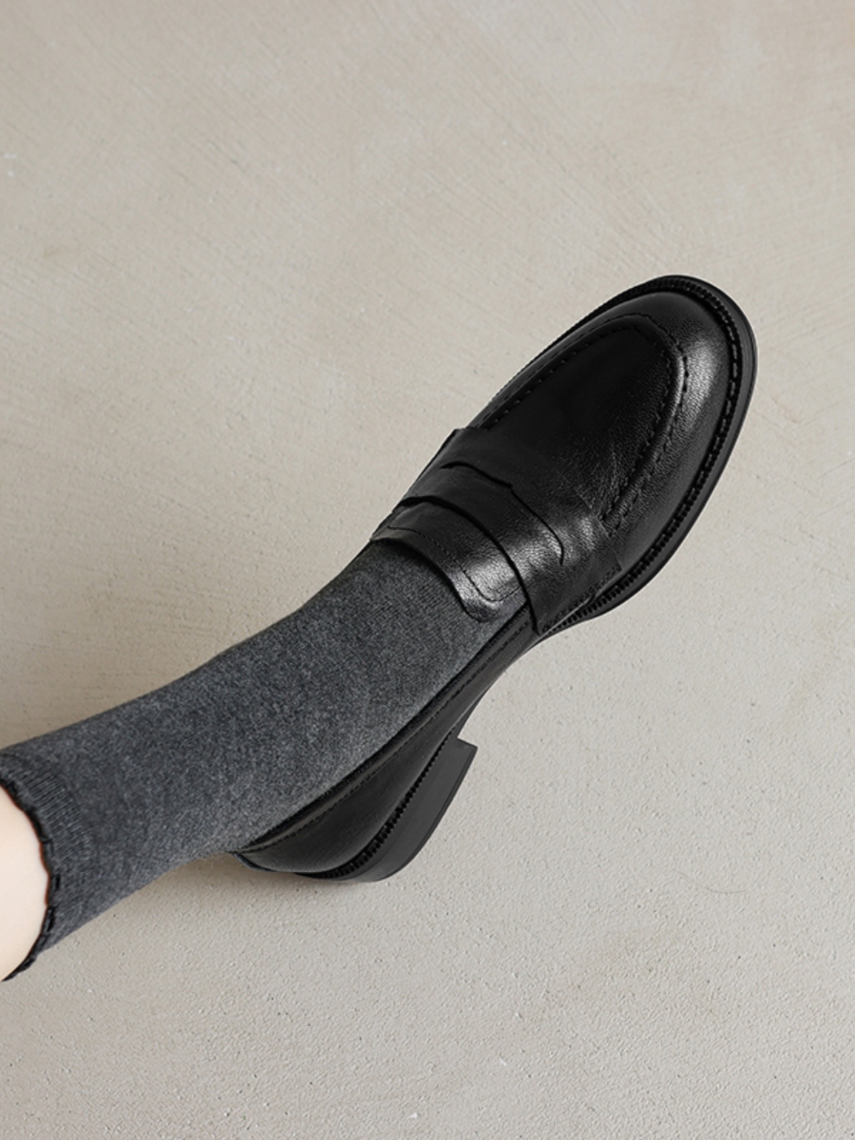 Black Chunky Heel Mid-Heel Loafers for Women - Sheepskin Round-Toe Leather Shoes - British Style Spring/Summer 2025 Fashion Black Chunky Heel Mid-Heel Loafers for Women - Sheepskin Round-Toe Leather Shoes - British Style Spring/Summer 2025 Fashion