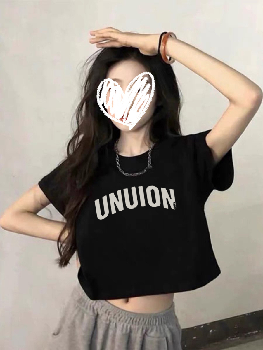 Black Cropped Short-Sleeve T-Shirt for Women - Youthful Summer Style for Petite Students and Big Kids, Cool and Trendy Fashion Black Cropped Short-Sleeve T-Shirt for Women - Youthful Summer Style for Petite Students and Big Kids, Cool and Trendy Fashion