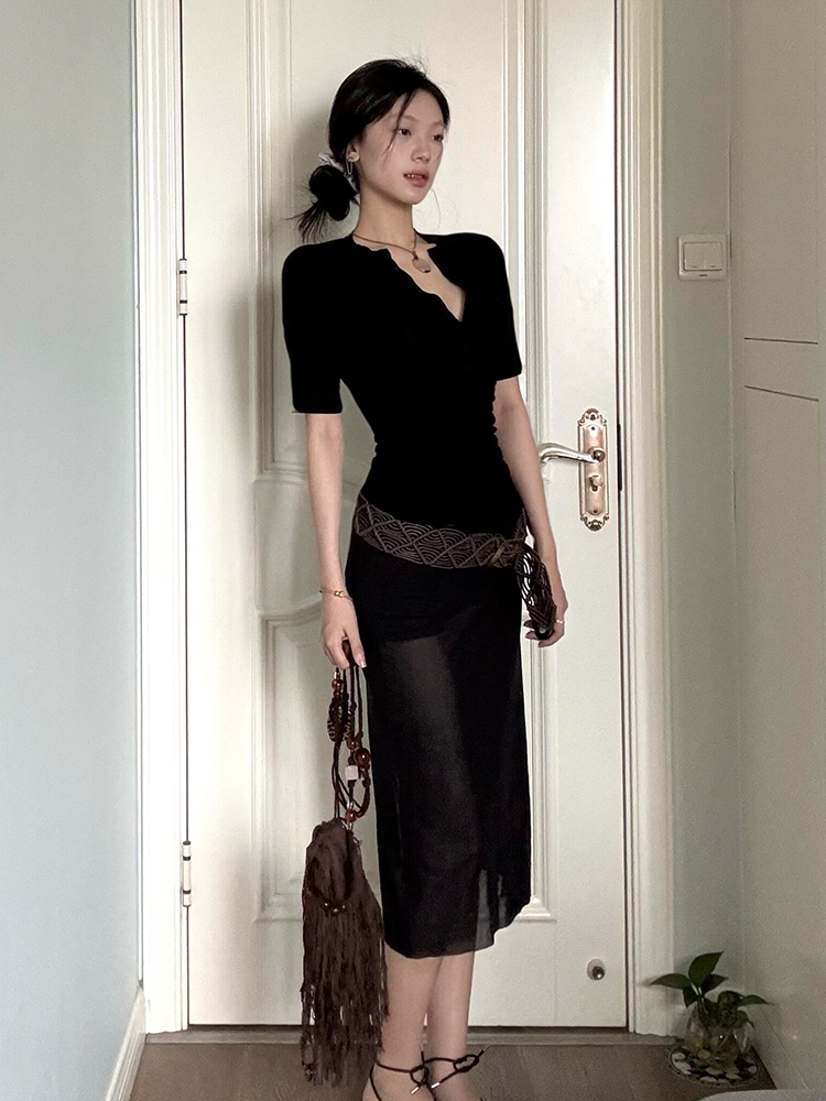 Black Henley Collar Short Sleeve Women's Slim Fit Summer Tee - Trendy Half Sleeve Top for Hot Girl Style Black Henley Collar Short Sleeve Women's Slim Fit Summer Tee - Trendy Half Sleeve Top for Hot Girl Style