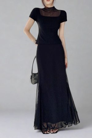 Black High-Neck Mesh Splicing Short-Sleeve T-Shirt for Women, Slim-Fit Cropped Base Layer Top, Waist-Cinching Summer Fashion 2025