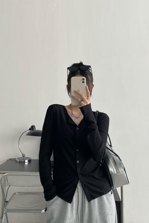Black Long Sleeve Elastic Waist Cardigan for Women - Flattering Slim-Fit Round Neck Top, Sexy Autumn Layering Essential