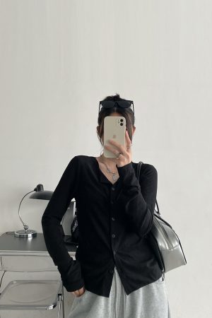 Black Long Sleeve Elastic Waist Cardigan for Women - Flattering Slim-Fit Round Neck Top, Sexy Autumn Layering Essential