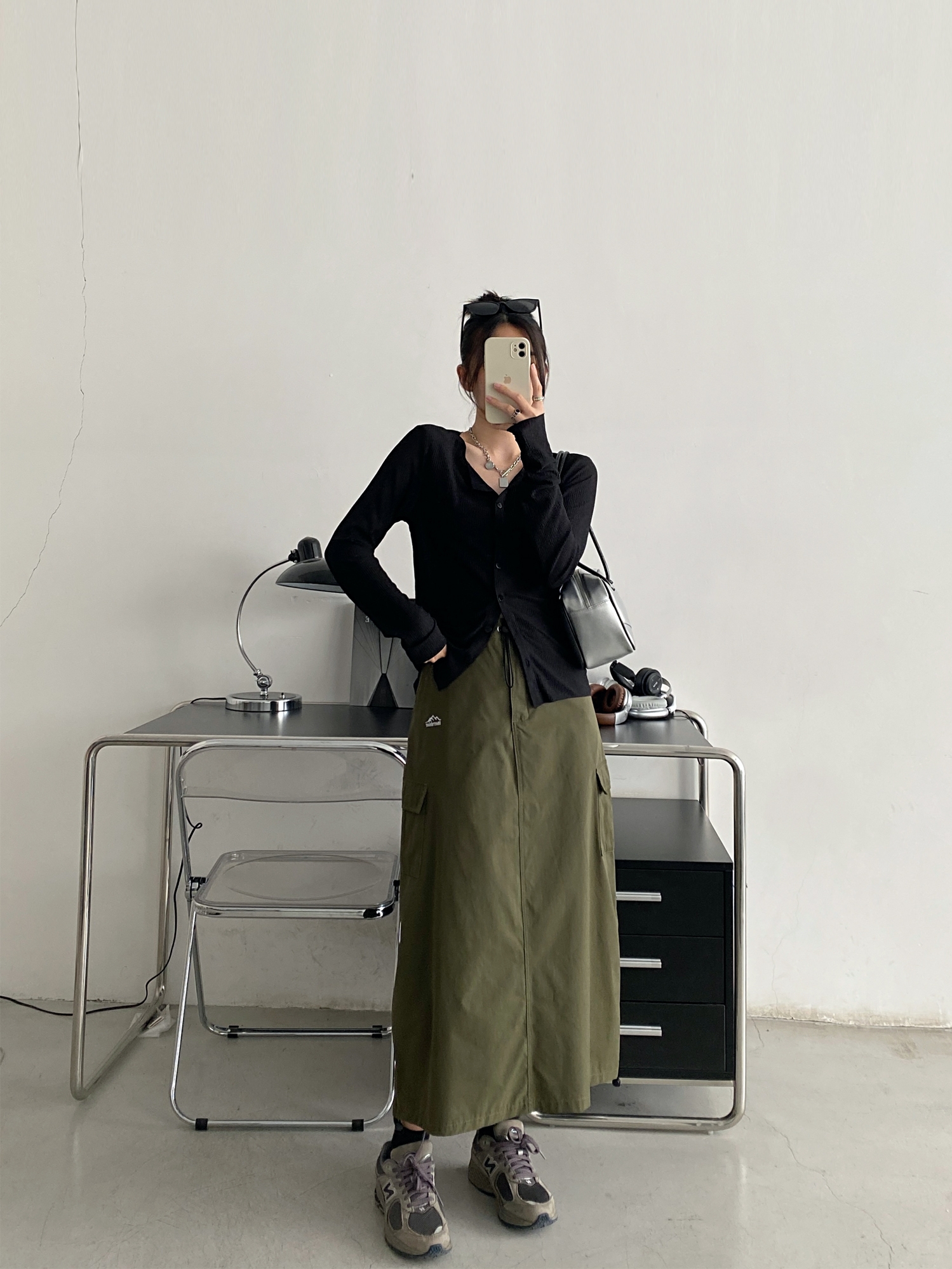 Black Long Sleeve Elastic Waist Cardigan for Women - Flattering Slim-Fit Round Neck Top, Sexy Autumn Layering Essential Black Long Sleeve Elastic Waist Cardigan for Women - Flattering Slim-Fit Round Neck Top, Sexy Autumn Layering Essential