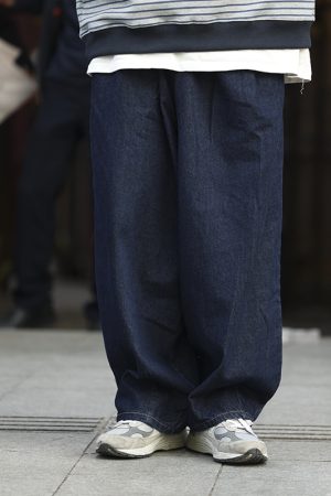 Black Loose-Fitting Retro Wide-Leg Cargo Pants for Men - Casual American Style, Trendy 90s Inspired Straight-Leg Design