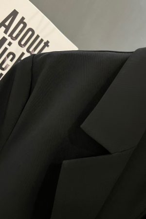 Black Petite Loose Short-Sleeve Blazer for Women - Lightweight Summer 2025 Design, Flattering Short Fit, Stylish & Versatile