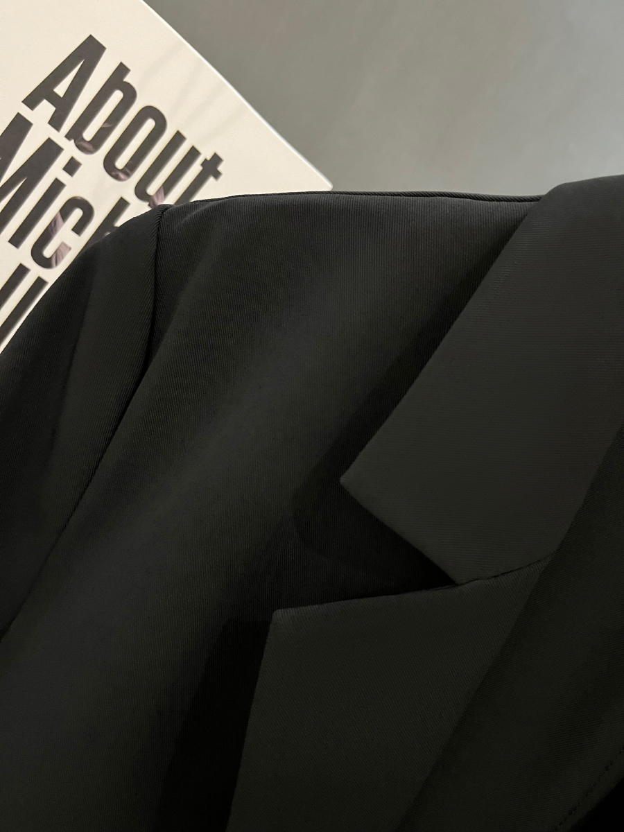 Black Petite Loose Short-Sleeve Blazer for Women - Lightweight Summer 2025 Design, Flattering Short Fit, Stylish & Versatile Black Petite Loose Short-Sleeve Blazer for Women - Lightweight Summer 2025 Design, Flattering Short Fit, Stylish & Versatile