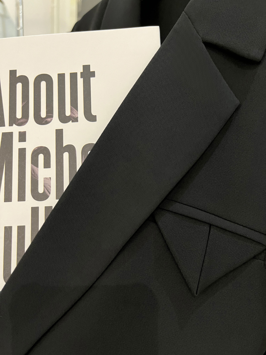 Black Petite Loose Short-Sleeve Blazer for Women - Lightweight Summer 2025 Design, Flattering Short Fit, Stylish & Versatile Black Petite Loose Short-Sleeve Blazer for Women - Lightweight Summer 2025 Design, Flattering Short Fit, Stylish & Versatile