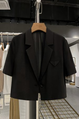 Black Petite Loose Short-Sleeve Blazer for Women - Lightweight Summer 2025 Design, Flattering Short Fit, Stylish & Versatile