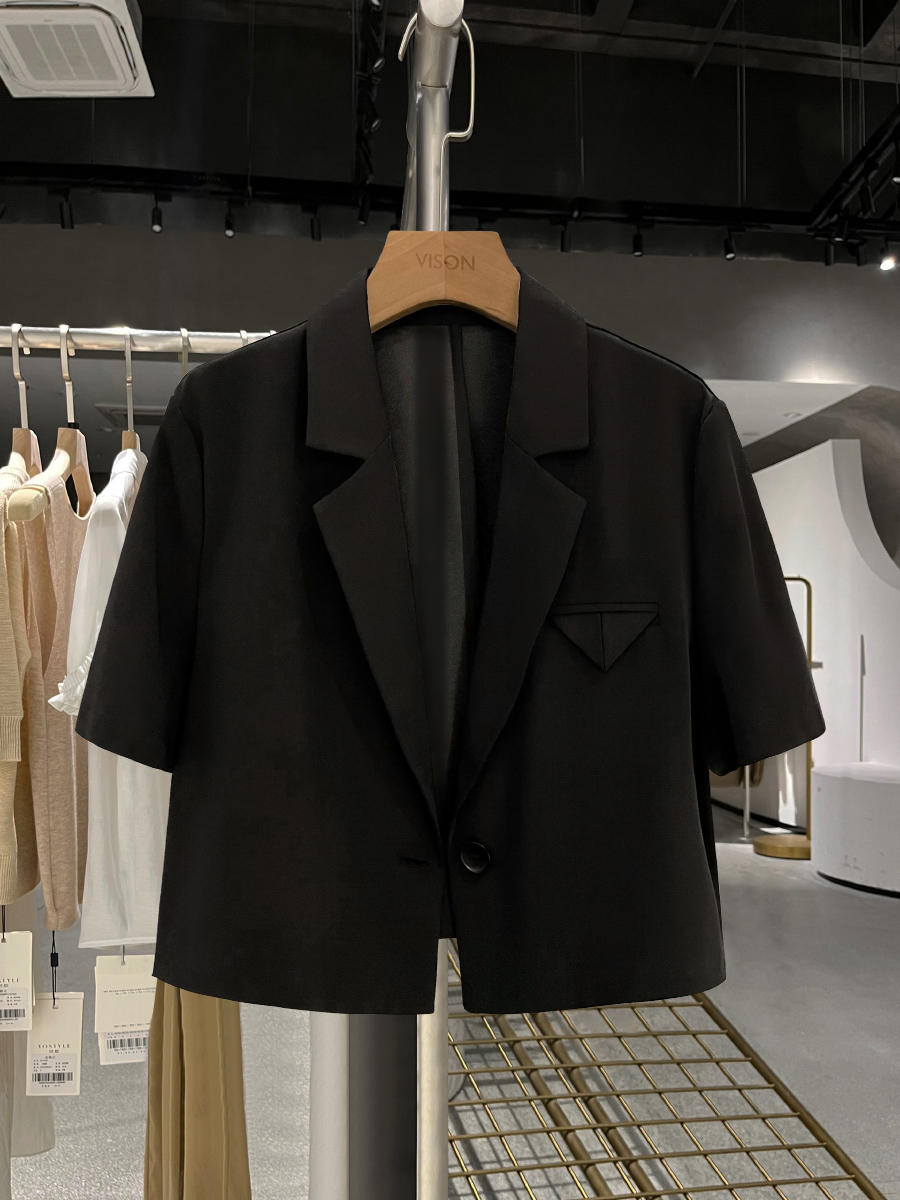 Black Petite Loose Short-Sleeve Blazer for Women - Lightweight Summer 2025 Design, Flattering Short Fit, Stylish & Versatile Black Petite Loose Short-Sleeve Blazer for Women - Lightweight Summer 2025 Design, Flattering Short Fit, Stylish & Versatile