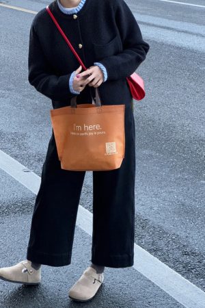 Black Plus-Size Petite Women's Nine-Point Straight-Leg Jeans for Pear-Shaped Figures, Loose-Fitting Design for Thick Thighs and Wide Hips