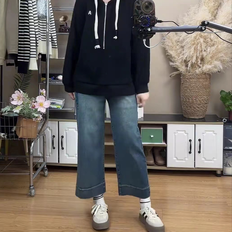 Black Plus-Size Petite Women's Nine-Point Straight-Leg Jeans for Pear-Shaped Figures, Loose-Fitting Design for Thick Thighs and Wide Hips Black Plus-Size Petite Women's Nine-Point Straight-Leg Jeans for Pear-Shaped Figures, Loose-Fitting Design for Thick Thighs and Wide Hips