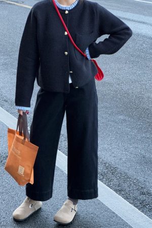 Black Plus-Size Petite Women's Nine-Point Straight-Leg Jeans for Pear-Shaped Figures, Loose-Fitting Design for Thick Thighs and Wide Hips